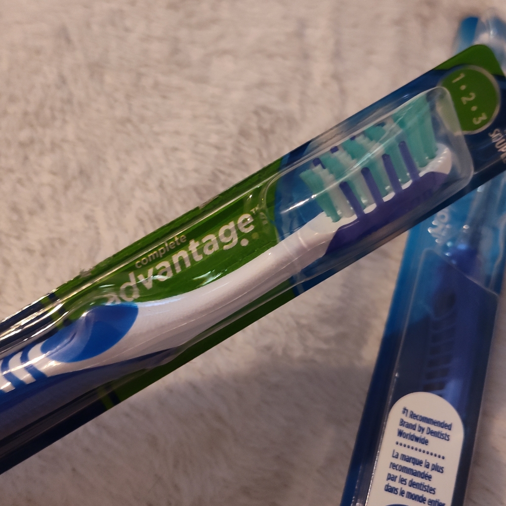 Oral-B Blue Toothbrush Set - Picture 5 of 6